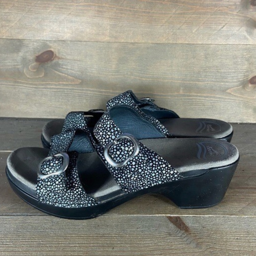 Dansko Sophie Womens size 39 sandals black leather slip on wedge shoes